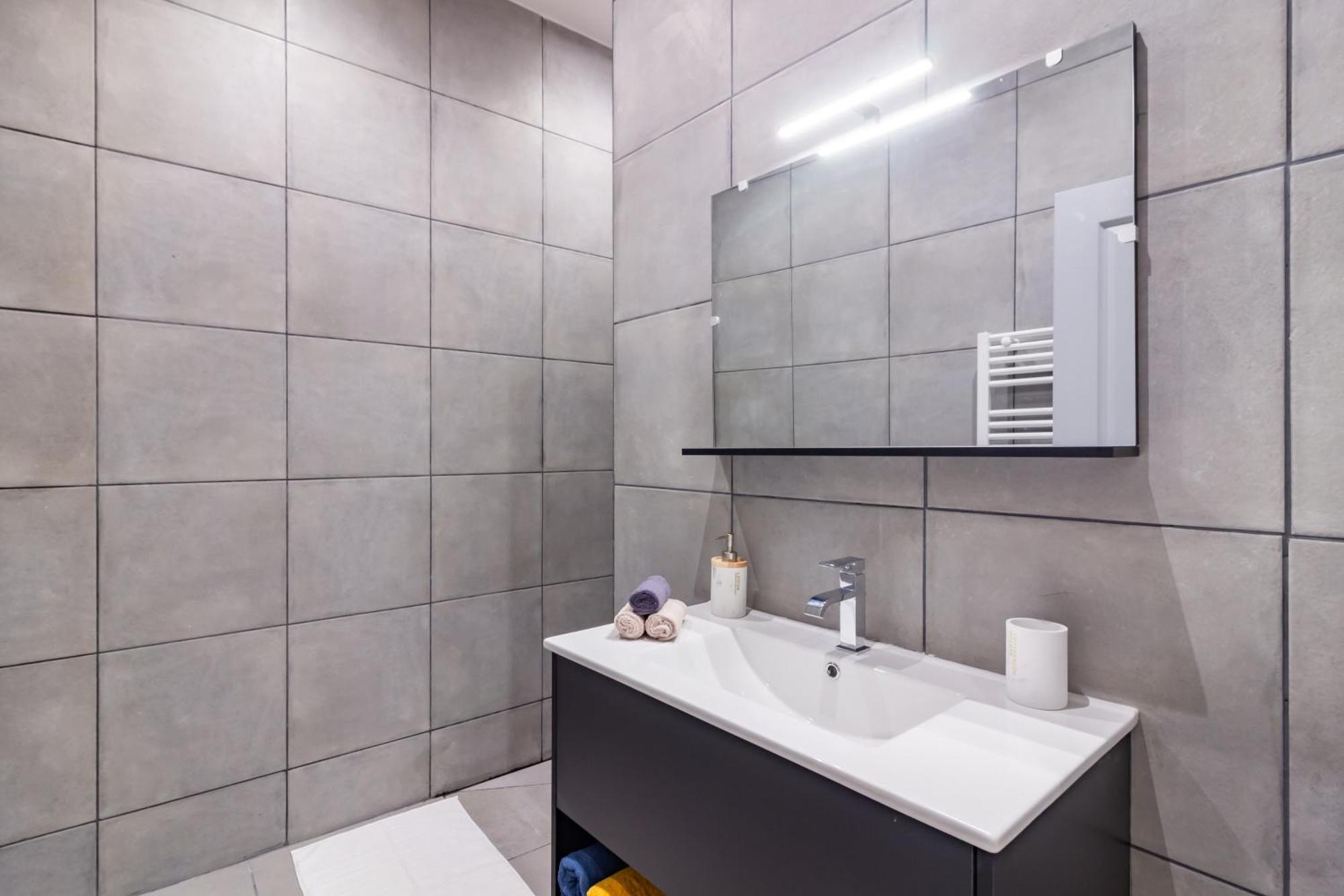 Spacieux Appartement En Plein Coeur De Béziers Extérieur photo